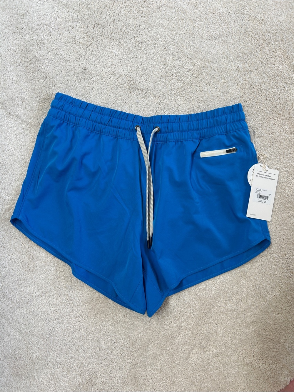 Vuori Clementine 2.0 Short 4”-NWT!!!
